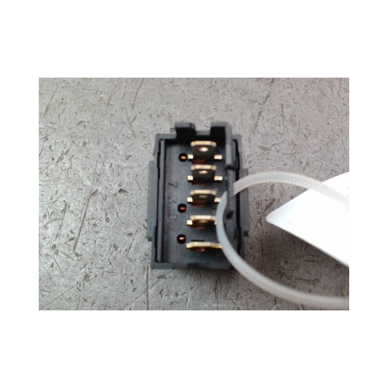 COMMANDE LEVE-GLACE PORTE AVD PEUGEOT PARTNER BREAK I Phase 2 2002-2008