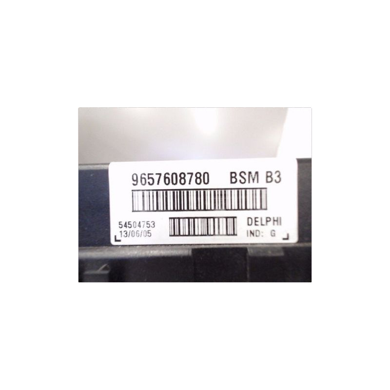 BOITE A FUSIBLES PEUGEOT 206 98-09