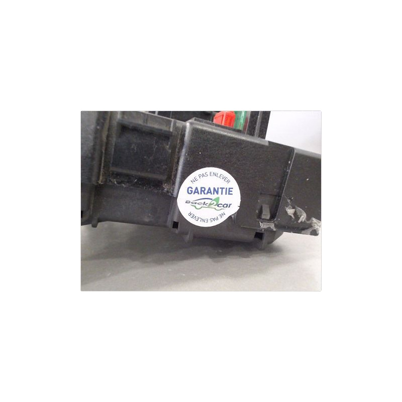 BOITE A FUSIBLES PEUGEOT 206 98-09