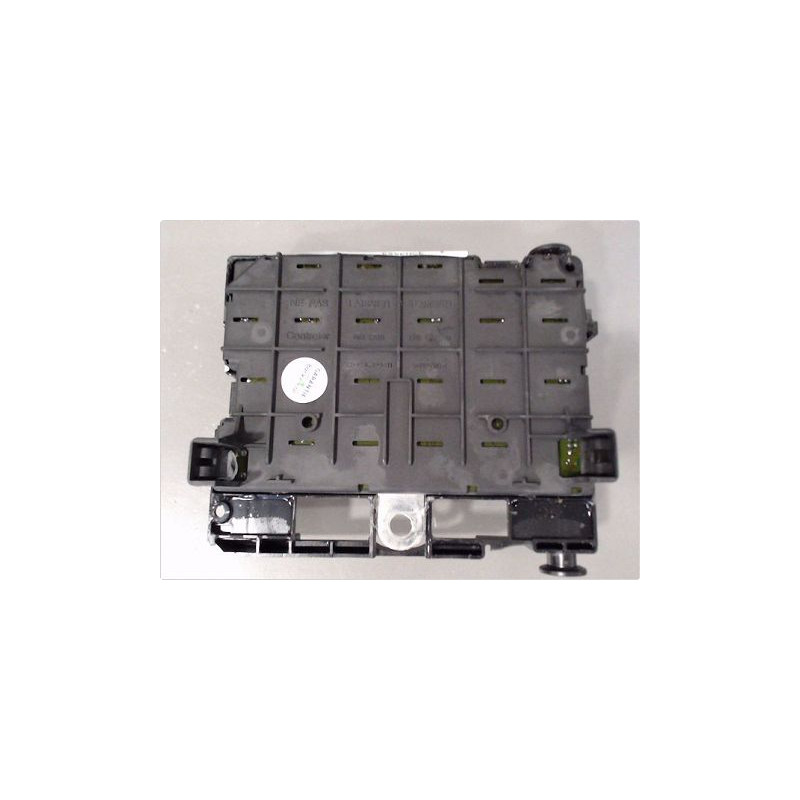 BOITE A FUSIBLES PEUGEOT 206 98-09