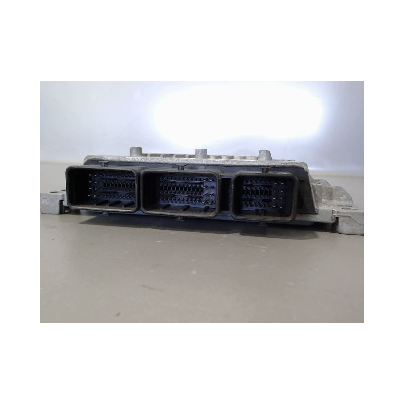 CALCULATEUR MOTEUR FORD FIESTA