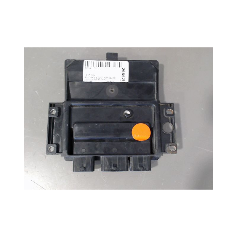 CALCULATEUR MOTEUR RENAULT CLIO