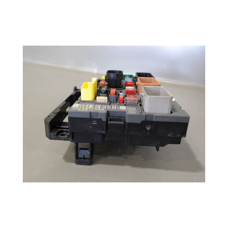 BOITE A FUSIBLES PEUGEOT 3008