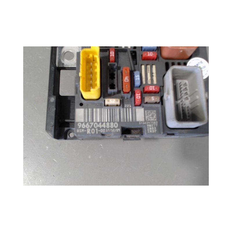 BOITE A FUSIBLES CITROEN C4