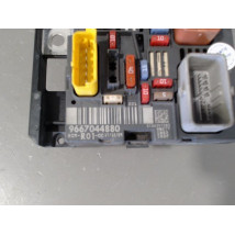 BOITE A FUSIBLES CITROEN C4