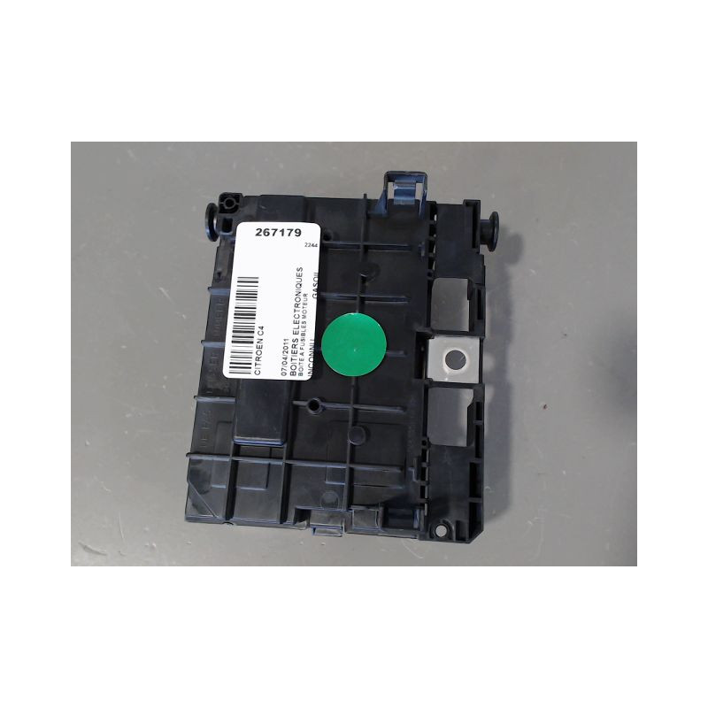 BOITE A FUSIBLES CITROEN C4