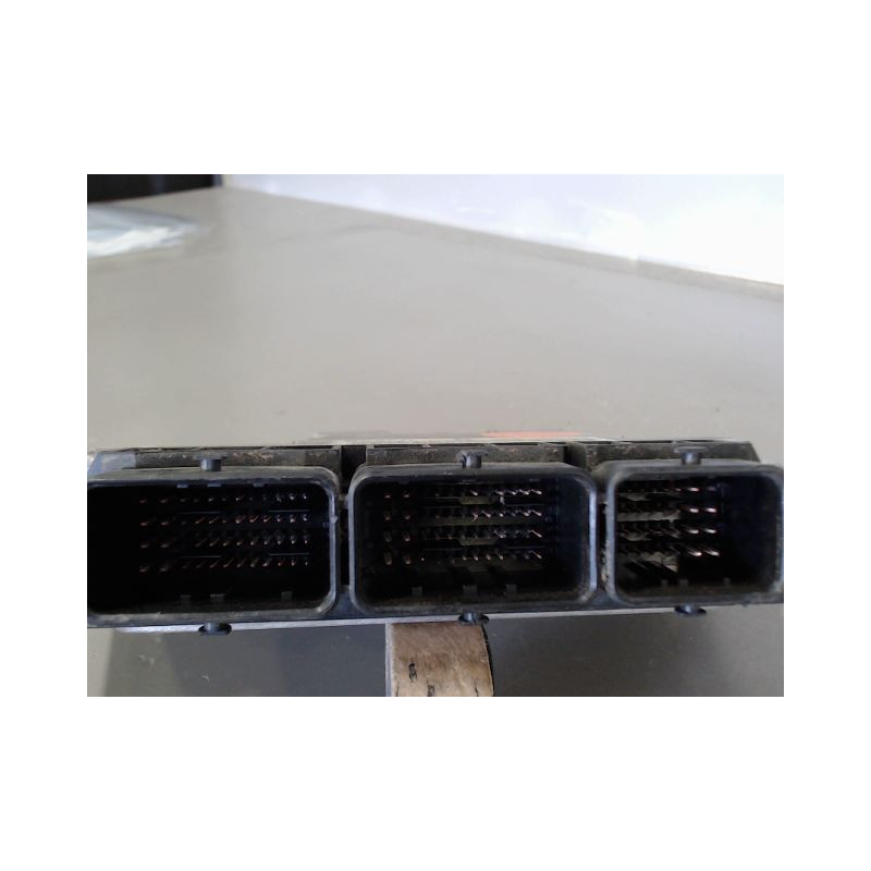 CALCULATEUR MOTEUR RENAULT MASTER