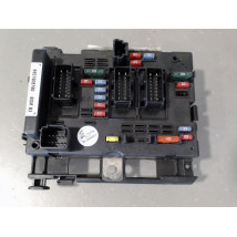 BOITE A FUSIBLES PEUGEOT 307