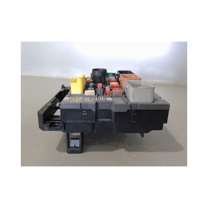 BOITE A FUSIBLES PEUGEOT 3008