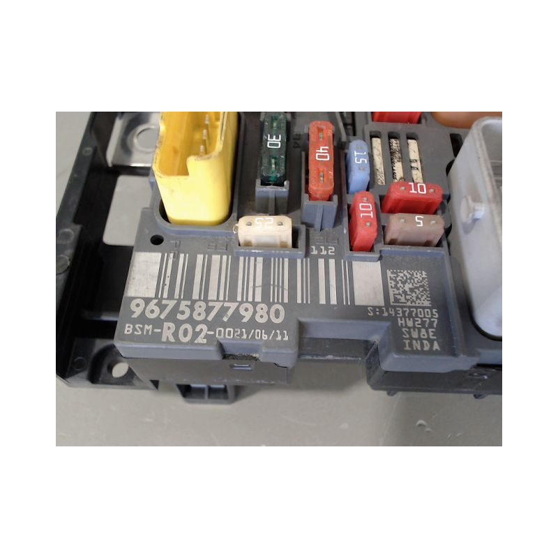 BOITE A FUSIBLES PEUGEOT 3008