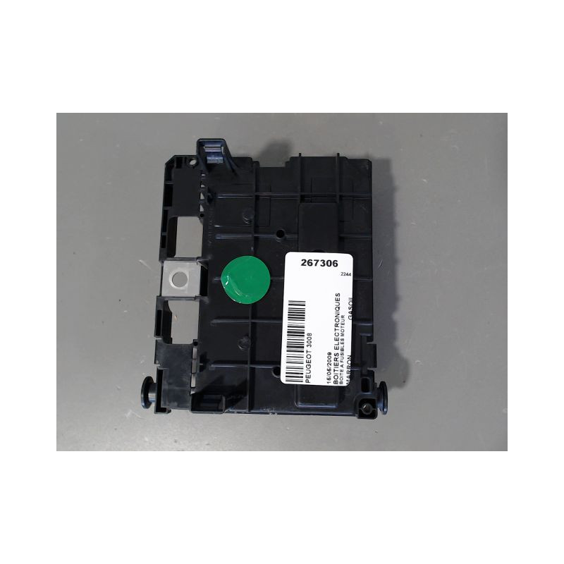 BOITE A FUSIBLES PEUGEOT 3008