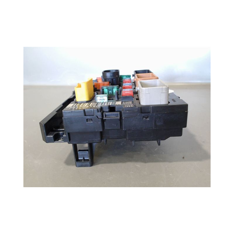 BOITE A FUSIBLES PEUGEOT 207