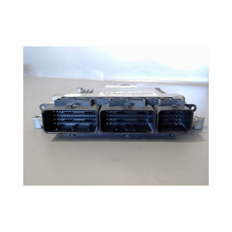 CALCULATEUR MOTEUR RENAULT KANGOO