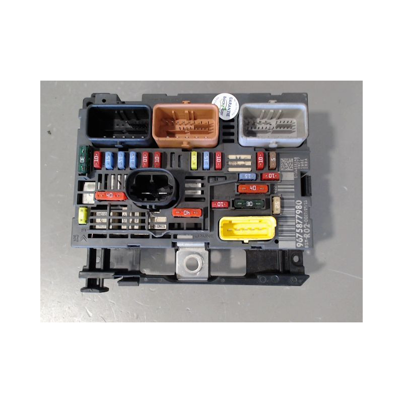 BOITE A FUSIBLES CITROEN C4