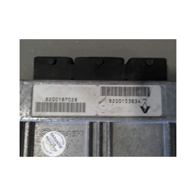CALCULATEUR MOTEUR RENAULT CLIO