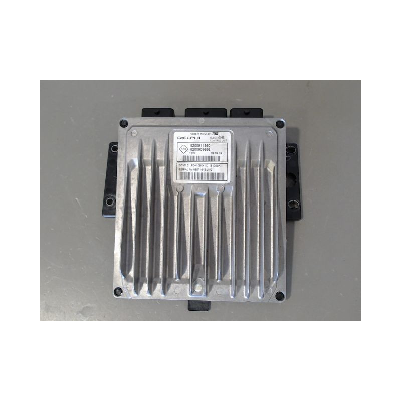 CALCULATEUR MOTEUR RENAULT CLIO