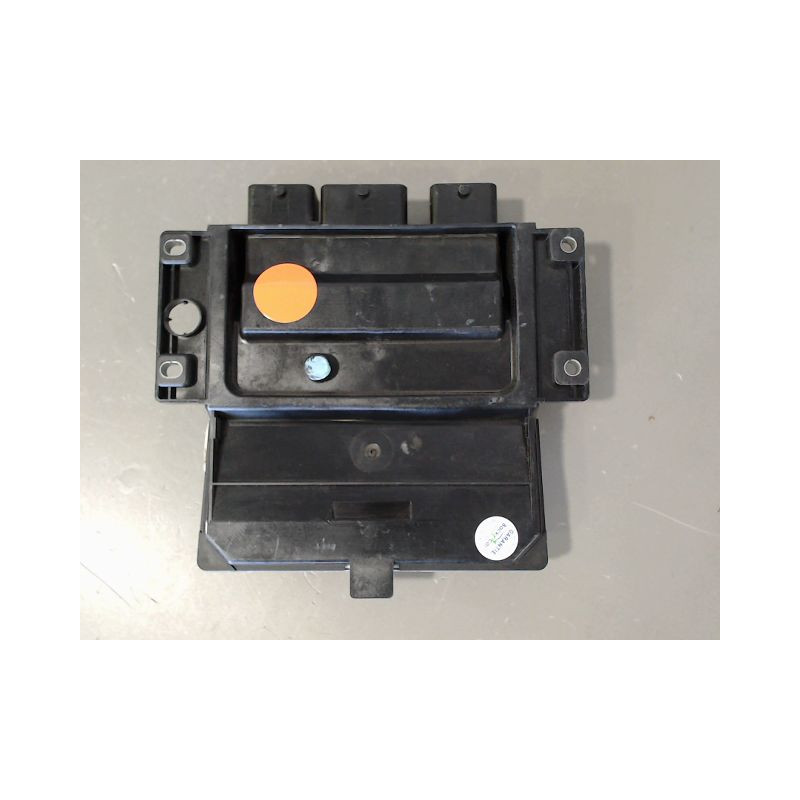 CALCULATEUR MOTEUR RENAULT CLIO