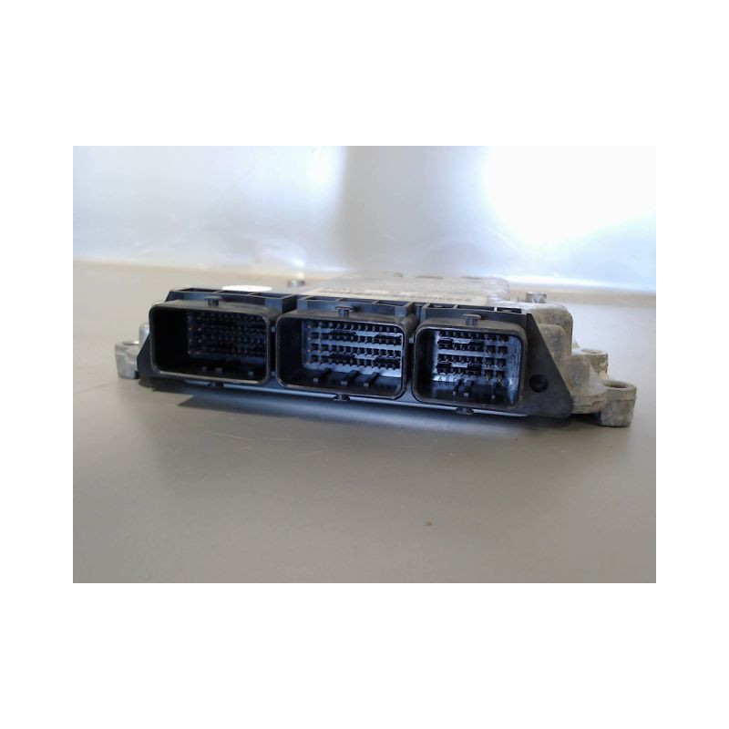 CALCULATEUR MOTEUR RENAULT VEL SATIS