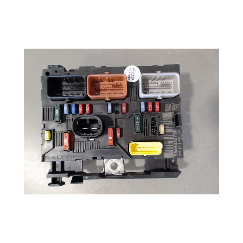 BOITE A FUSIBLES PEUGEOT 207