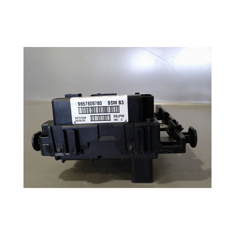 BOITE A FUSIBLES PEUGEOT 206