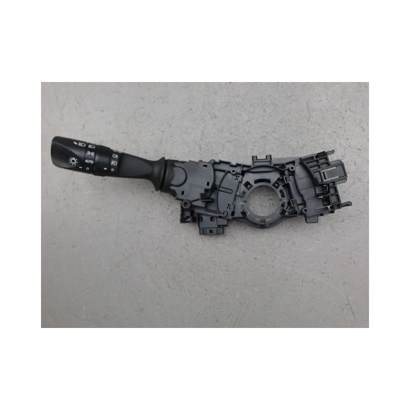 COMMANDE CLIGNOTANT TOYOTA AURIS