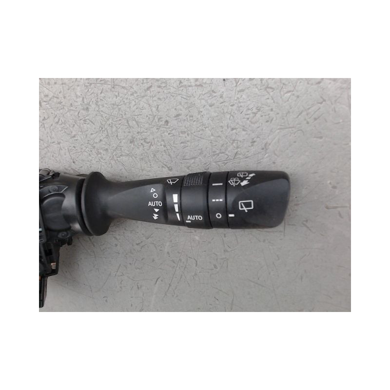COMMANDE ESSUIE GLACE TOYOTA AURIS