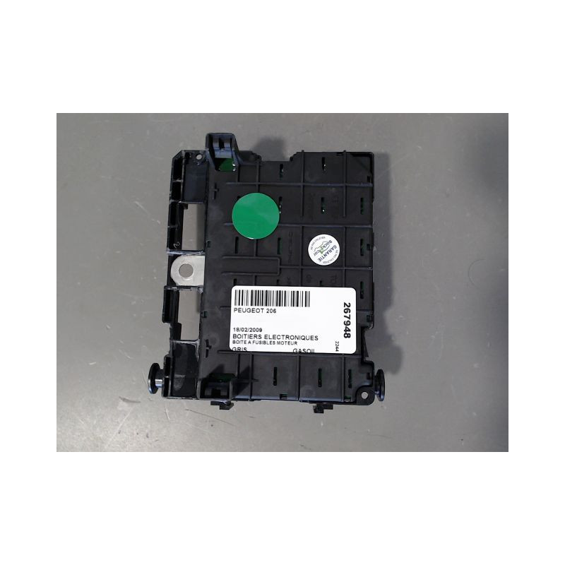 BOITE A FUSIBLES PEUGEOT 206