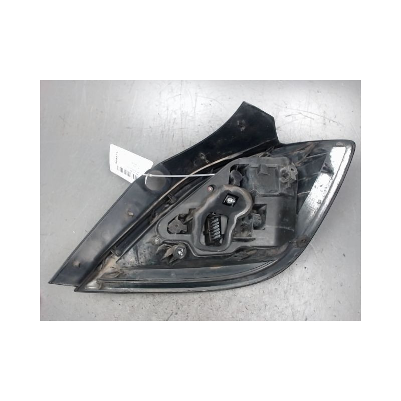 FEU ARRIERE GAUCHE  OPEL ASTRA 2004-