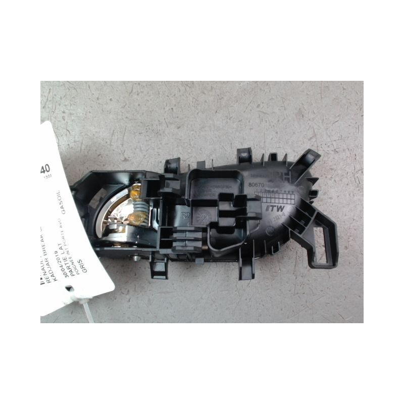 POIGNEE INTERIEURE PORTE AVANT DROIT RENAULT KADJAR BREAK 2015-...