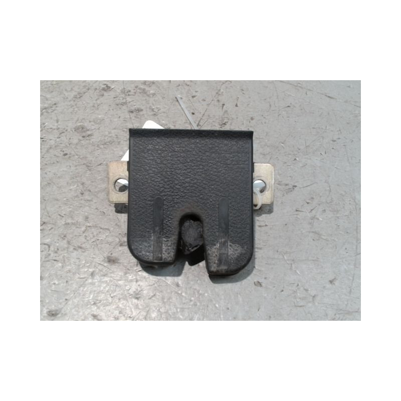 SERRURE HAYON  VOLKSWAGEN POLO 02-05