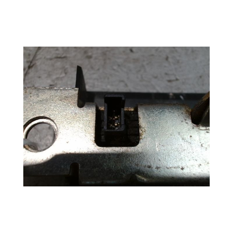 SERRURE HAYON  VOLKSWAGEN POLO 02-05