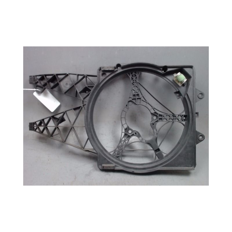 SUPPORT DE VENTILATEUR ALFA ROMEO MITO
