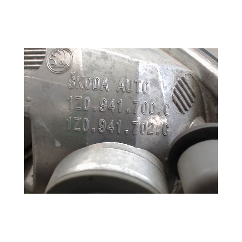 PHARE ANTIBROUILLARD AVANT DROIT SKODA OCTAVIA