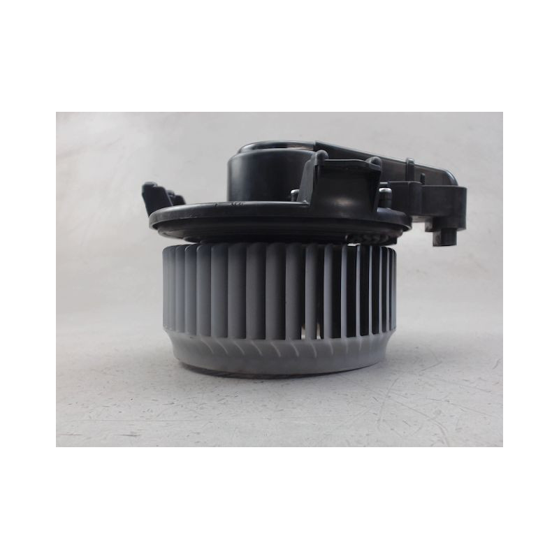 MOTEUR VENTILATEUR CHAUFFAGE TOYOTA AURIS