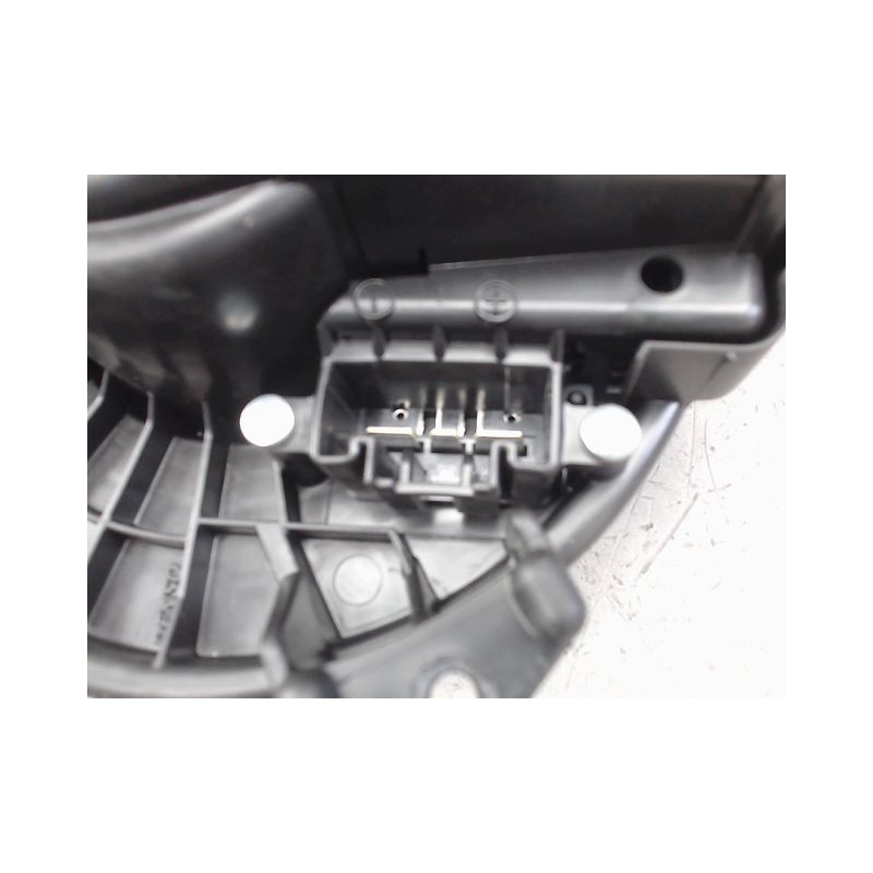 MOTEUR VENTILATEUR CHAUFFAGE TOYOTA AURIS