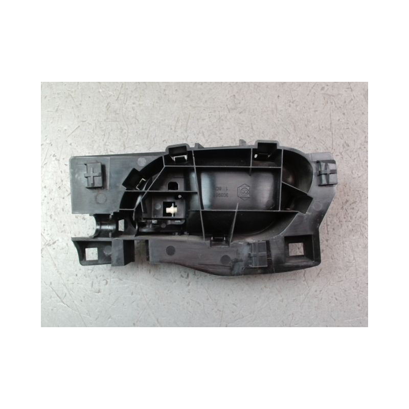 POIGNEE INTERIEURE PORTE AVANT DROIT RENAULT CLIO III Phase 2 2009-2014