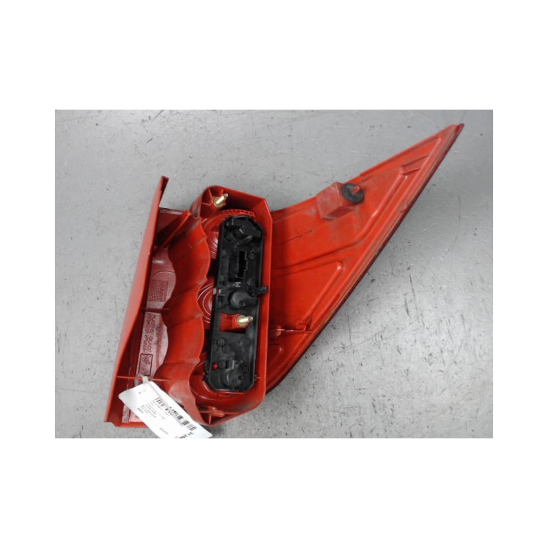 FEU ARRIERE GAUCHE  PEUGEOT 1007