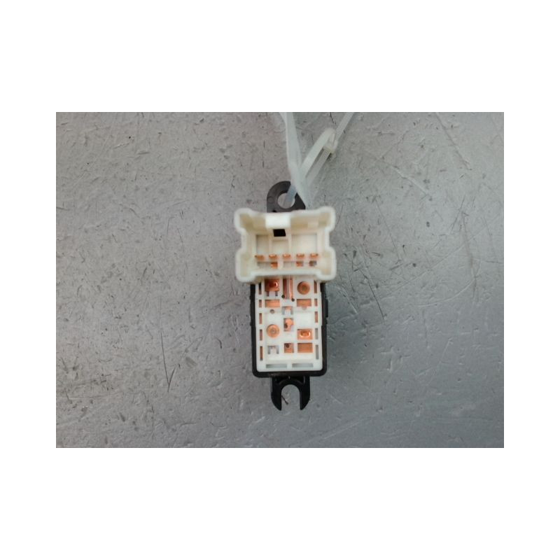 COMMANDE LEVE-GLACE PORTE ARG NISSAN NOTE