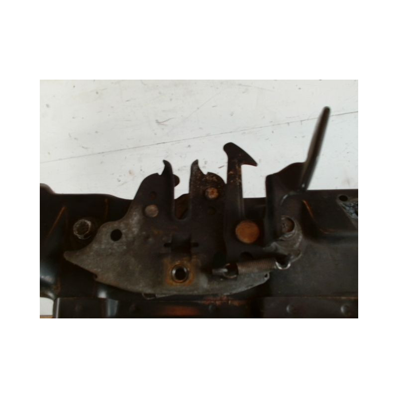 TRAVERSE SUPERIEURE ARMATURE AVANT NISSAN MURANO