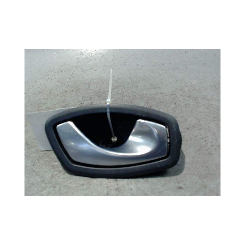 POIGNEE INTERIEURE PORTE AVANT DROIT RENAULT SCENIC III 2009-