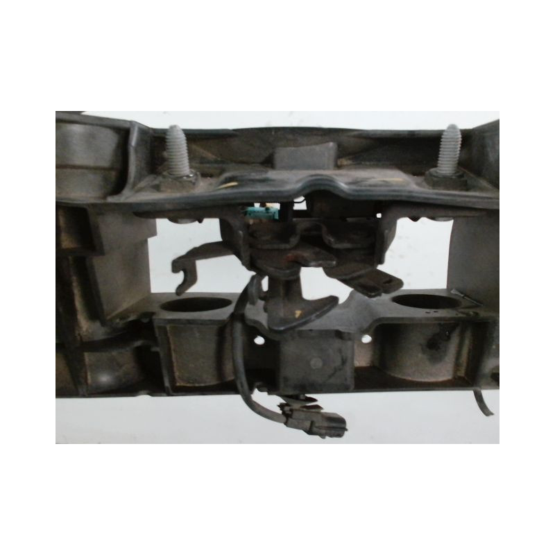 TRAVERSE SUPERIEURE ARMATURE AVANT RENAULT CLIO