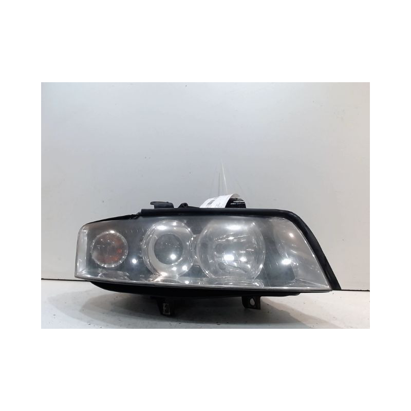 PHARE DROIT AUDI A4