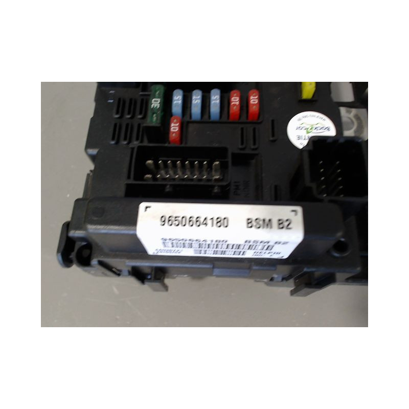BOITE A FUSIBLES PEUGEOT 206