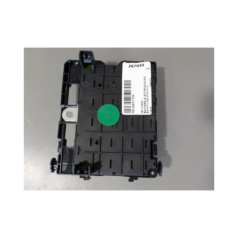 BOITE A FUSIBLES PEUGEOT 206
