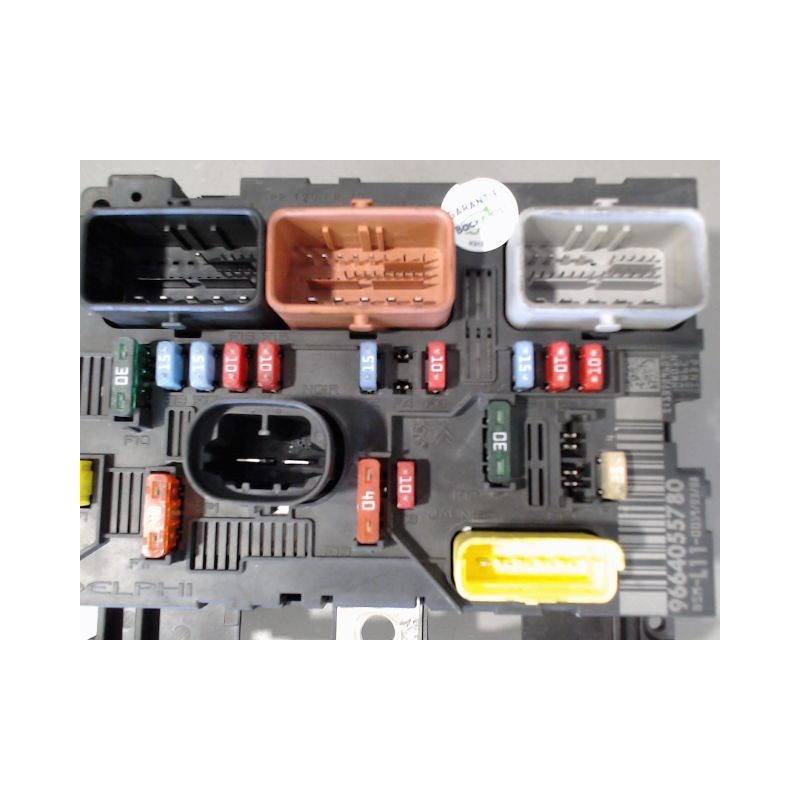 BOITE A FUSIBLES PEUGEOT 307