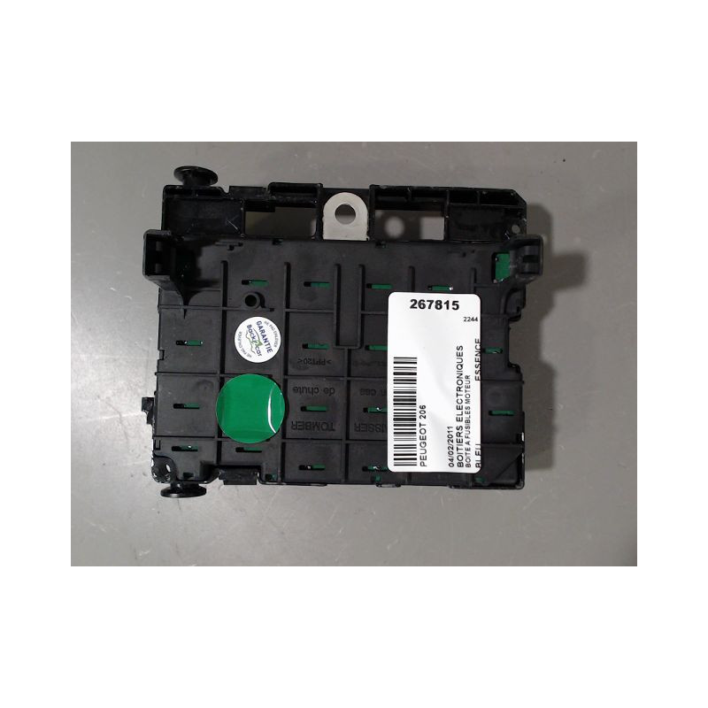 BOITE A FUSIBLES PEUGEOT 206