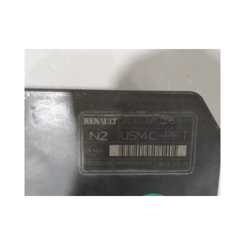 BOITE A FUSIBLES RENAULT MEGANE