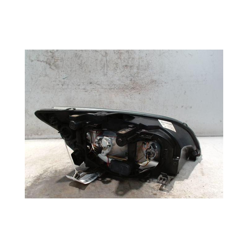 PHARE GAUCHE FORD FOCUS 04-07