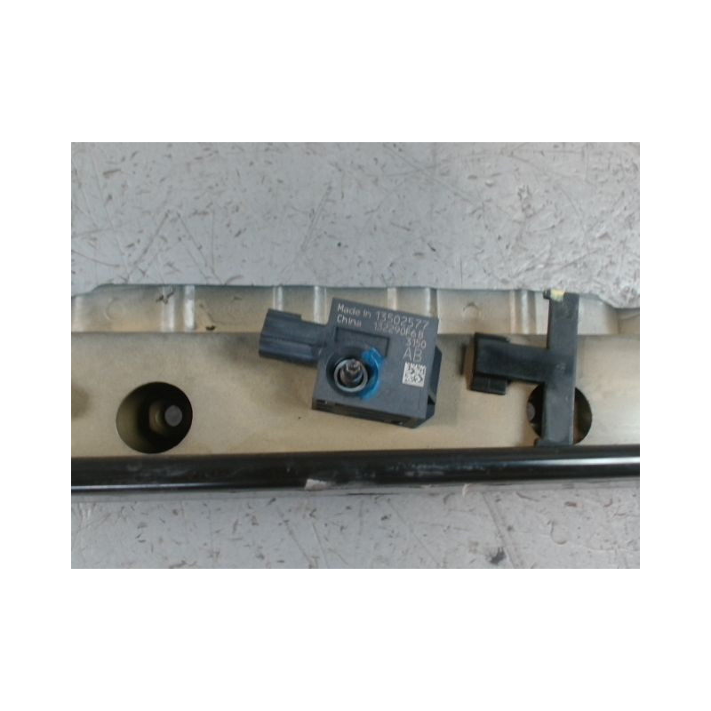 TRAVERSE SUPERIEURE ARMATURE AVANT CHEVROLET ORLANDO