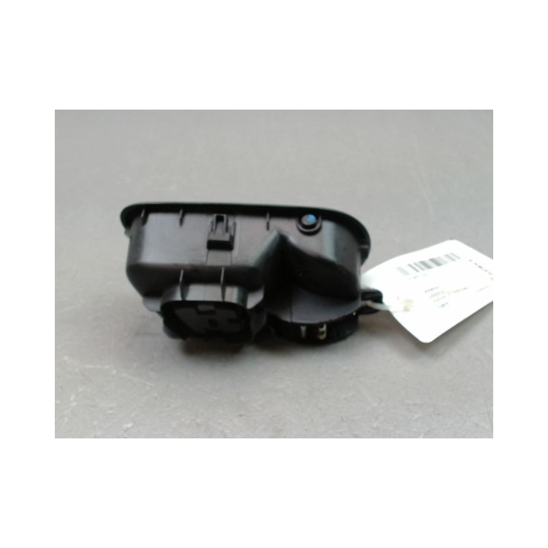 POIGNEE INTERIEURE PORTE AVANT DROIT FORD KA+